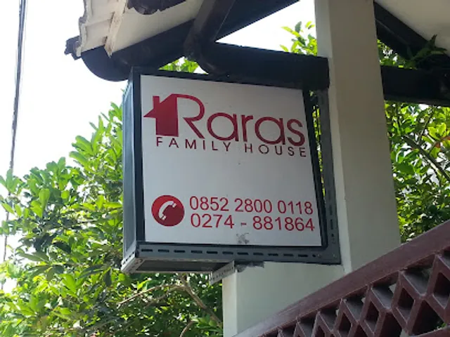 Raras Family House
