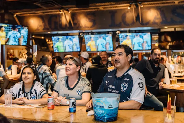 Ojos Locos Sports Cantina (Brownsville, TX)