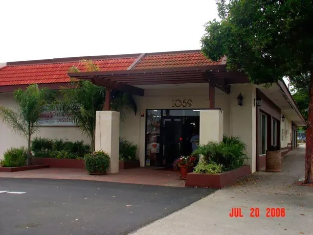 Donna's Interiors Furniture & Designs