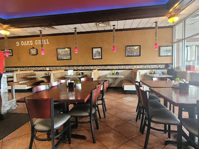 9 Oaks Grill
