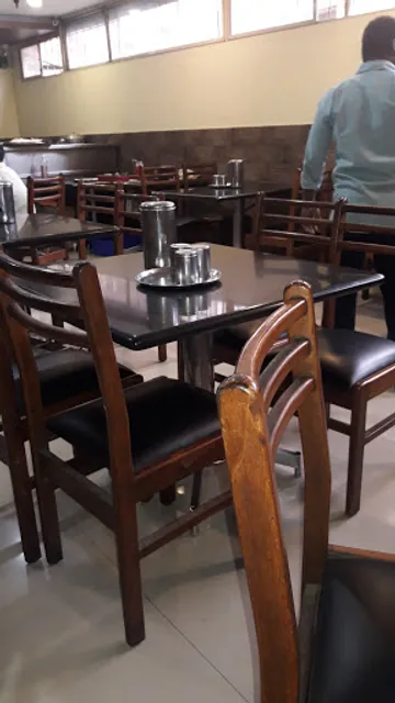 Valiyakadayil Restaurant