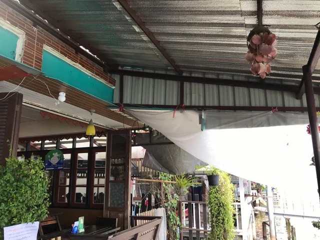 Ruean Mon Riverside Restaurant