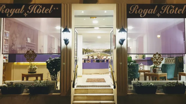 ROYAL HOTEL VERSAILLES