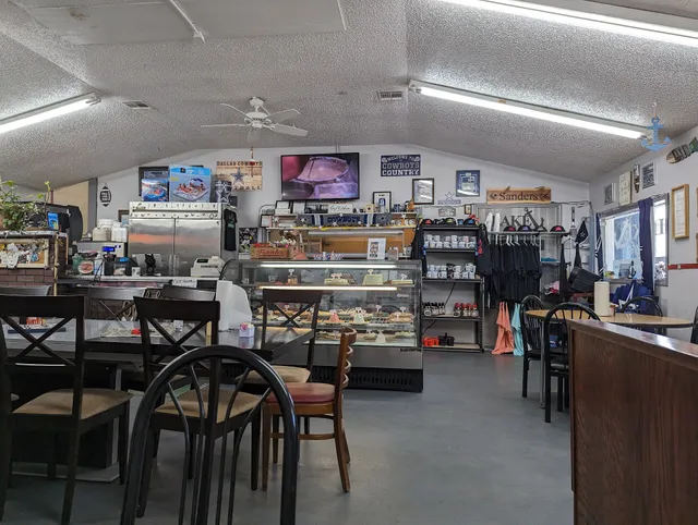 Linda’s Lakeside Diner