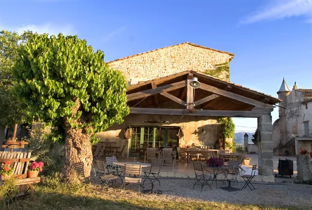 Field Pélican - Vins Et Hospitalité