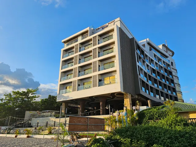 Central Park Reef Resort