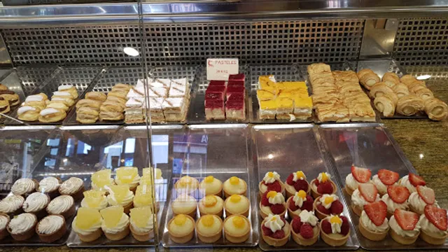 Pastelería CalaMillor - Leopoldo Alas Clarín