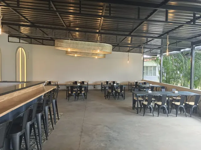 Coco Grove Restaurant