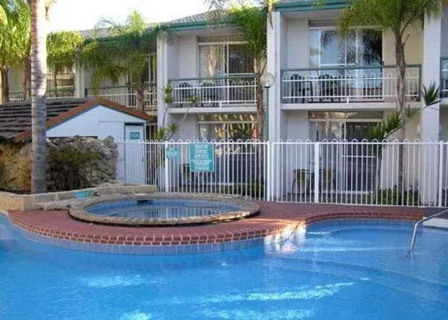 Mandurah Motel & Apartments