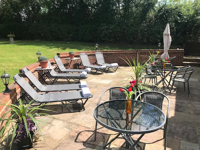 Greyhound Hever Restaurant and Rooms