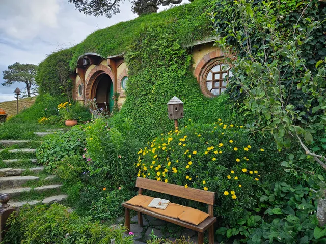 Hobbiton Sign