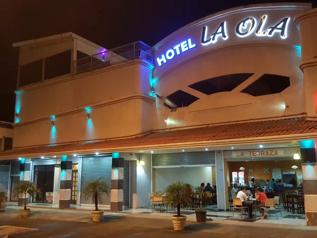 La Ola Hotel