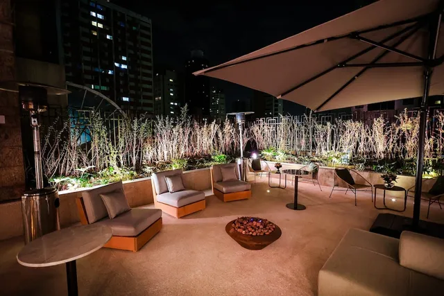 Qoya Hotel Curitiba, Curio Collection by Hilton