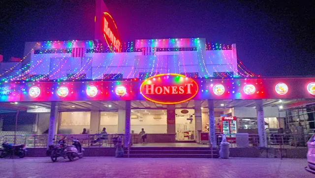 Virat Hotel And Guest House