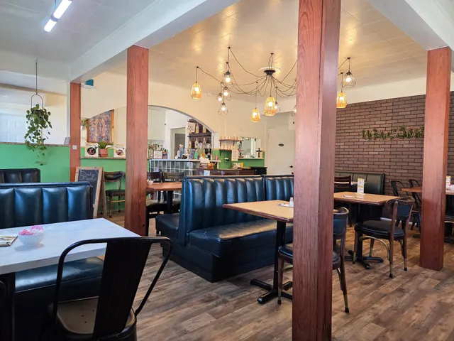 Vargas Morning Bloom Cafe