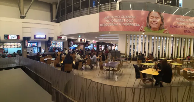 Plazoleta De Comidas Titán Plaza