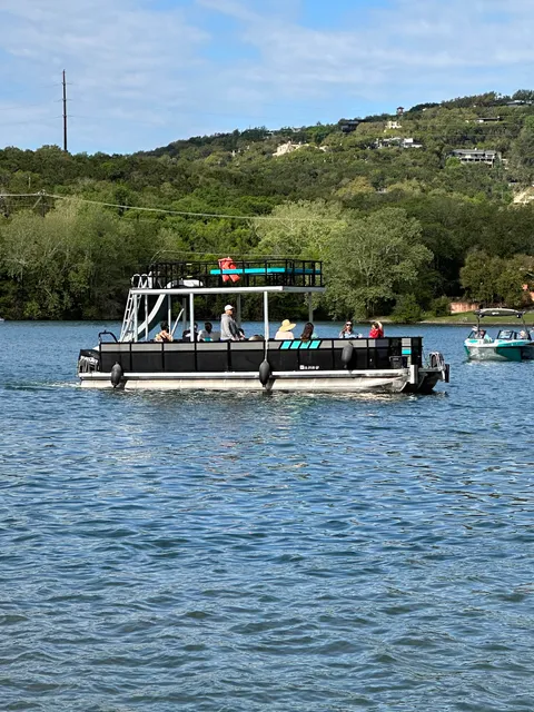 Wave in Water- Austin Party Boat & Pontoon rentals