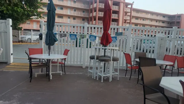 Discovery Beach Cafe