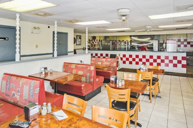 Two Kings Pizzeria of New Tripoli