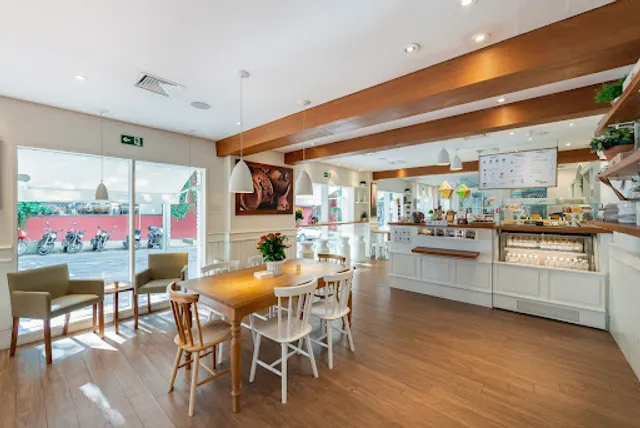 Bacio di Latte | Bela Cintra