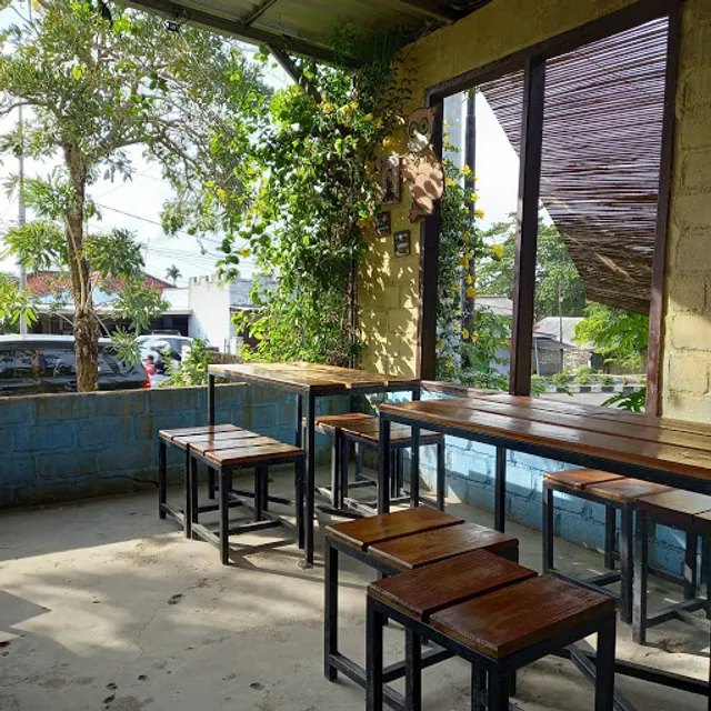 Kedai Kopi Keluarga Katiga