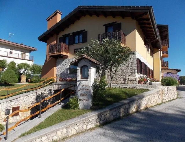 Hotel Altopiano delle Rocche