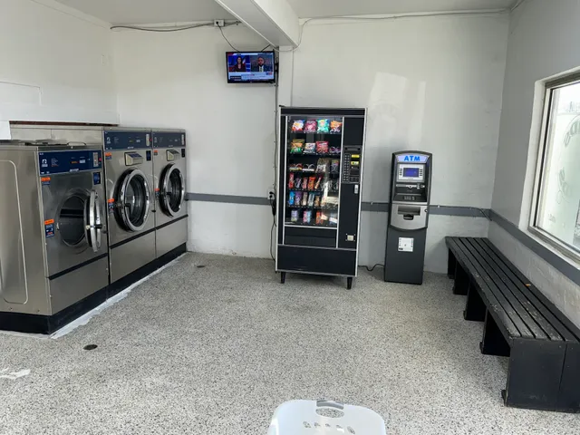 Duds & Suds Laundromat