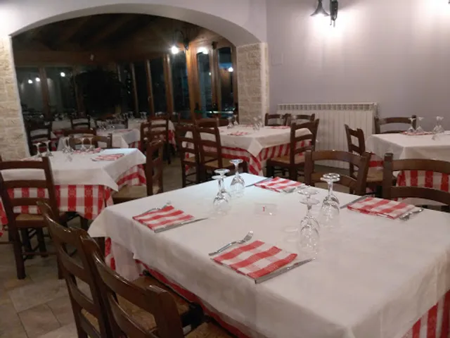 Underground bar snavk and food