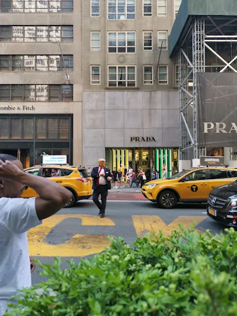 Prada New York 5th Avenue