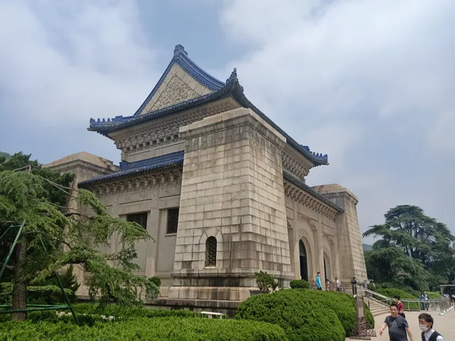 Dr. Sun Yat-sen's Mausoleum Scenic Area （West Gate）