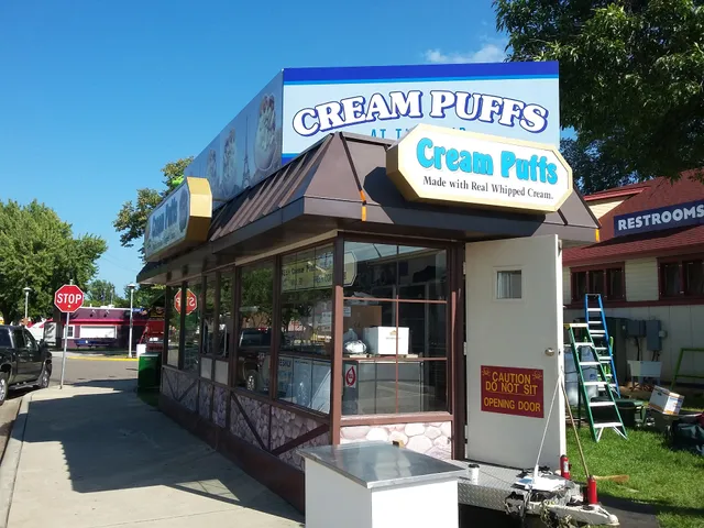 Cream Puff Stand