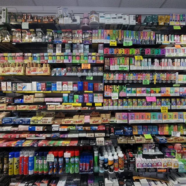 Dragon Cloud Pipe & Vape