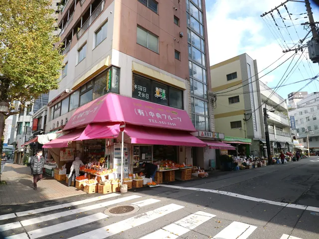 鹿児島中央駅前朝市