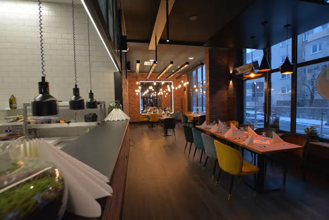 Rondo Ristorante pizza, pasta, risotto, steaks, breakfasts, lunches