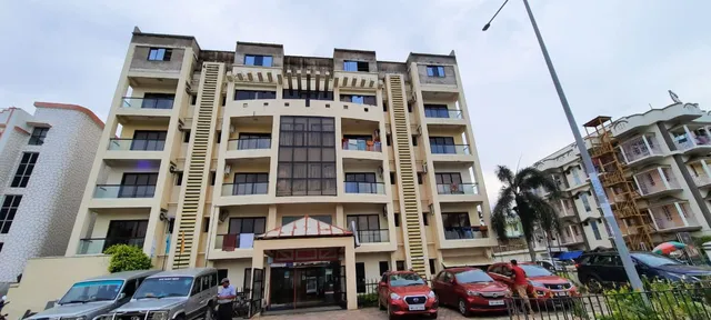 OYO 8017 Pearl International