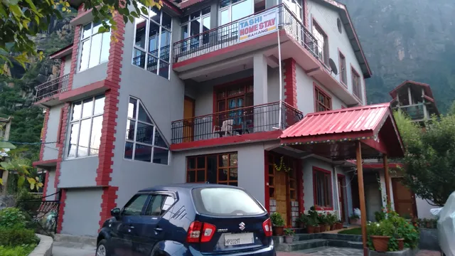 Tashi Home Stay Bahang Manali (way to Jogni waterfall)