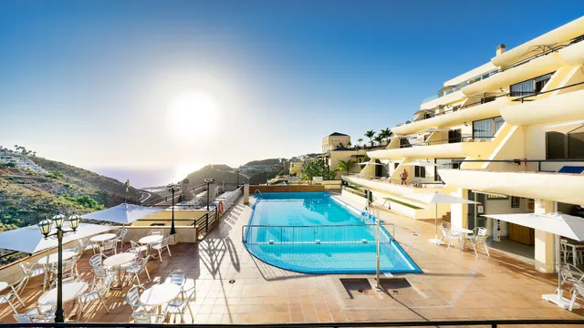 Ura Hotels - Apartamentos Roslara