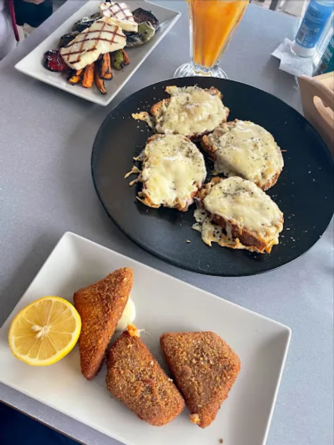 Lamon' Bar Restaurant