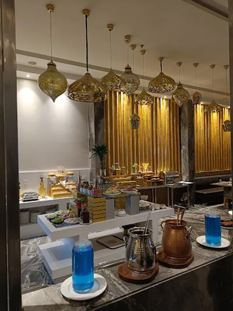 14 Tables Restaurant