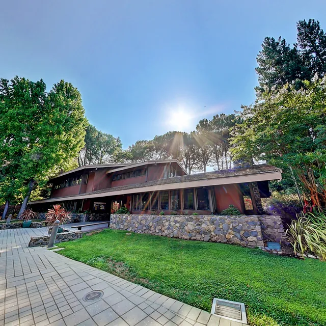 Woodside Priory School