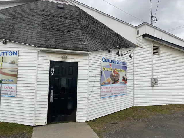 Sutton Saturday Market (seasonal)