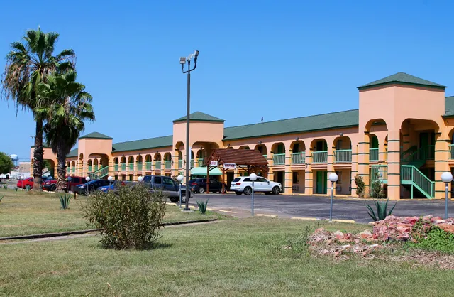 Americas Best Value Inn - Frost Bank Center