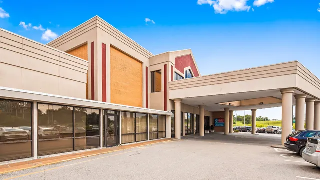 SureStay Plus Hotel by Best Western St. Louis Airport