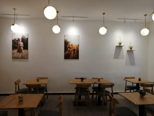 Small Town Girl Vegetarian Cafe 小镇姑娘素食餐厅