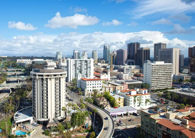 Dextro, Little Italy, BW Premier Collection