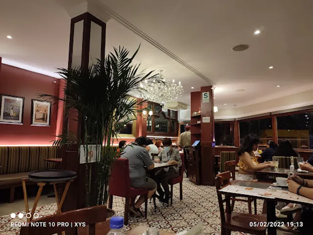 La Mora Patisserie & Café