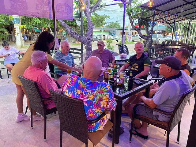 Halfway Inn (Hua Hin)