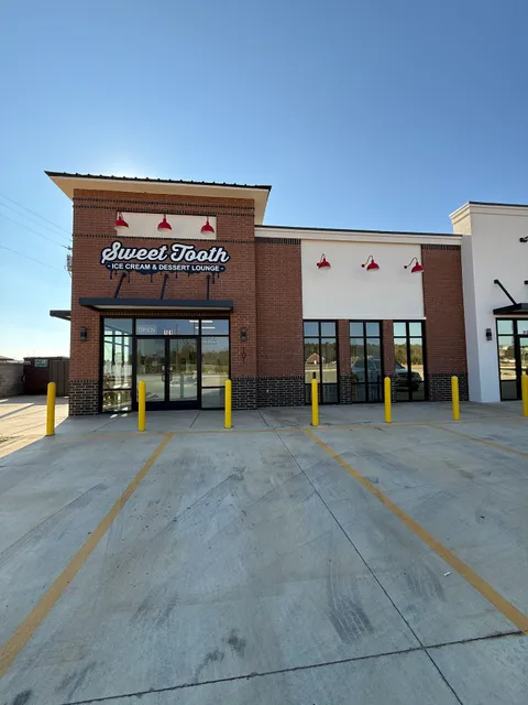 SWEET TOOTH ICE CREAM & DESSERT LOUNGE