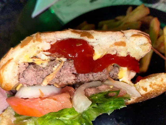 Riley's Main Street Lounge