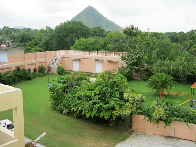 Hotel Navratan Palace